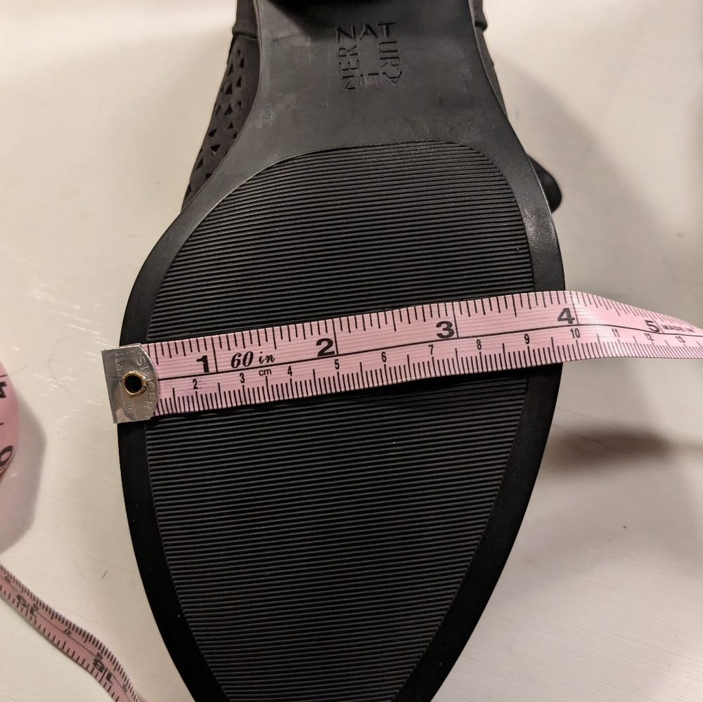 π€ Naturalizer Wanita Perforated Ankle Booties, 8W, NWOB - Picture 11 of 12